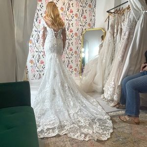 Wedding dress